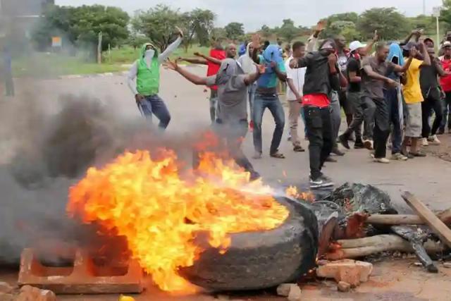 3 Dzivaresekwa Men Jailed 5 Years Each For Robbing Businessman During January Riots