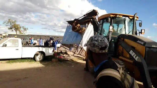 Harare Destroys Illegal Roadside Structures