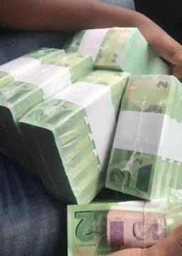 New Notes Fail To End Cash Shortages