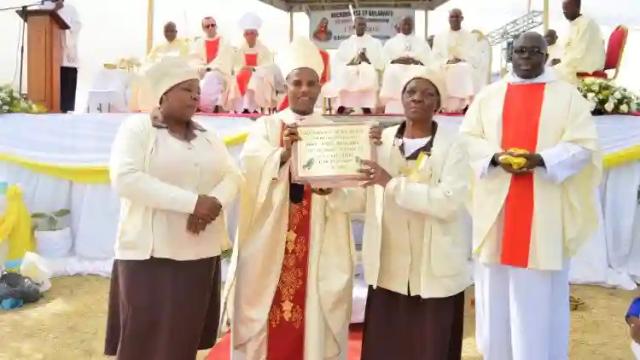 Pope Francis Honours Two Zimbabwean Catechists